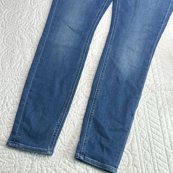 MOTHER •27• The Triple Stack Looker in Wish On A Star Jeans - Picture 3 of 13